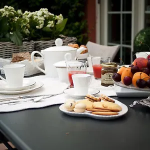 https://elenas-home.it-lombardy.com